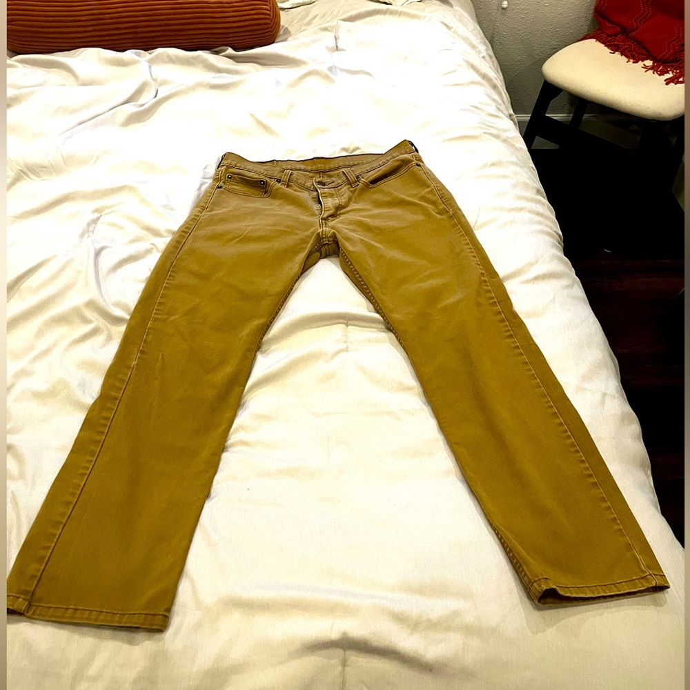 Men’s Levi’s 513 slim straight 32” x 30” gently warn.